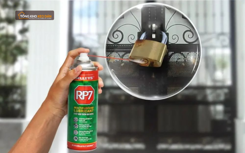 rp7 có dùng để bôi trơn bản lề, ổ khóa (2)