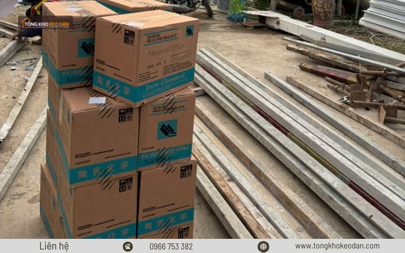 Hàng cập bến công trình tại Hòa Lạc Hàng cập bến công trình tại Hòa Lạc