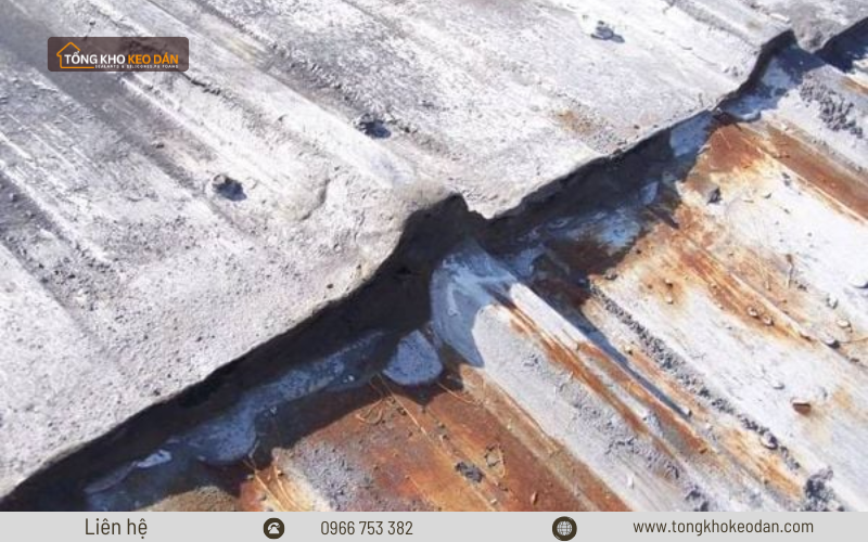 Mái tôn bị dột nước