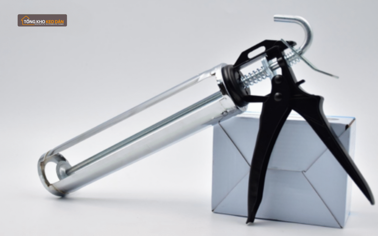 Saha chuyên phân phối súng bắn keo silicone