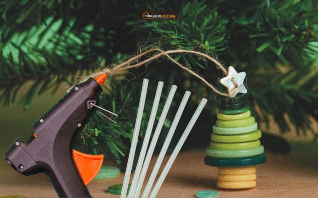 Ý tưởng trang trí Noel xanh handmade với đồ tái chế và keo nến