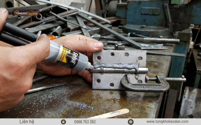 Keo Selsil Epoxy Steel T171 (1)